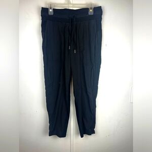 Lululemon womens dance studio crop